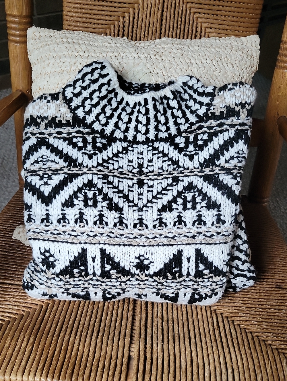 Ophelia Roe, fair isle Black & White & tan Patterned Knit Sweater, size L